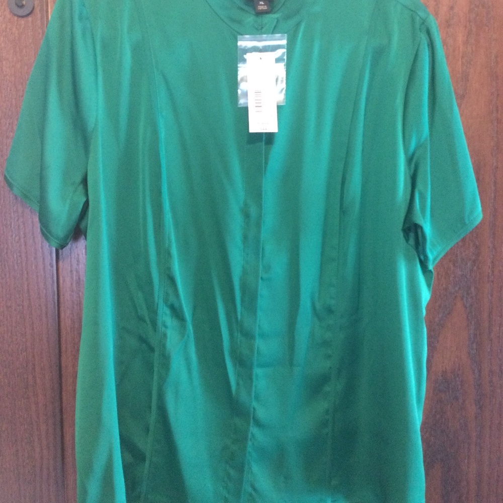 Worthington Blouse Short Sleeve Button Up XL. Green  New /tag